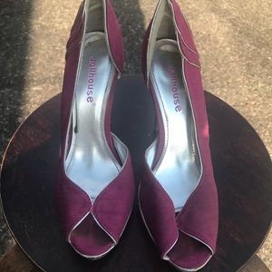 Dollhouse pink peep toe heels. Size (8.5)